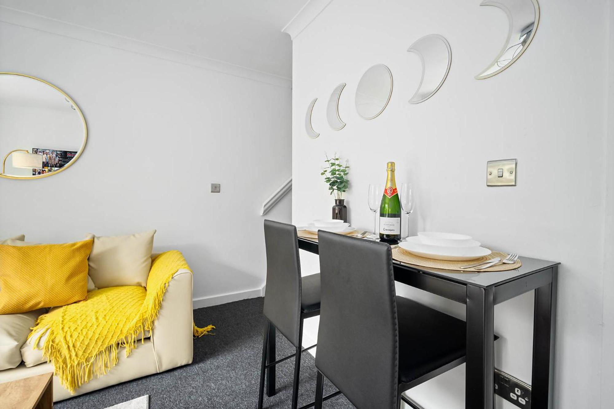 ברמינגהאם 2 Bedroom House - Garden & Parking 2Gm - Wifi מראה חיצוני תמונה