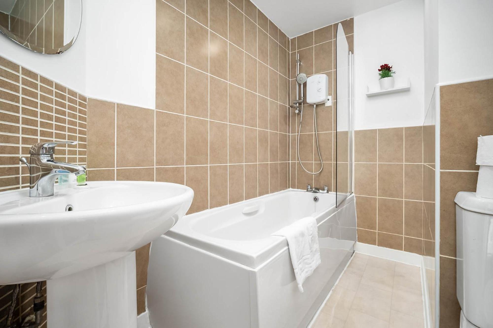 ברמינגהאם 2 Bedroom House - Garden & Parking 2Gm - Wifi מראה חיצוני תמונה
